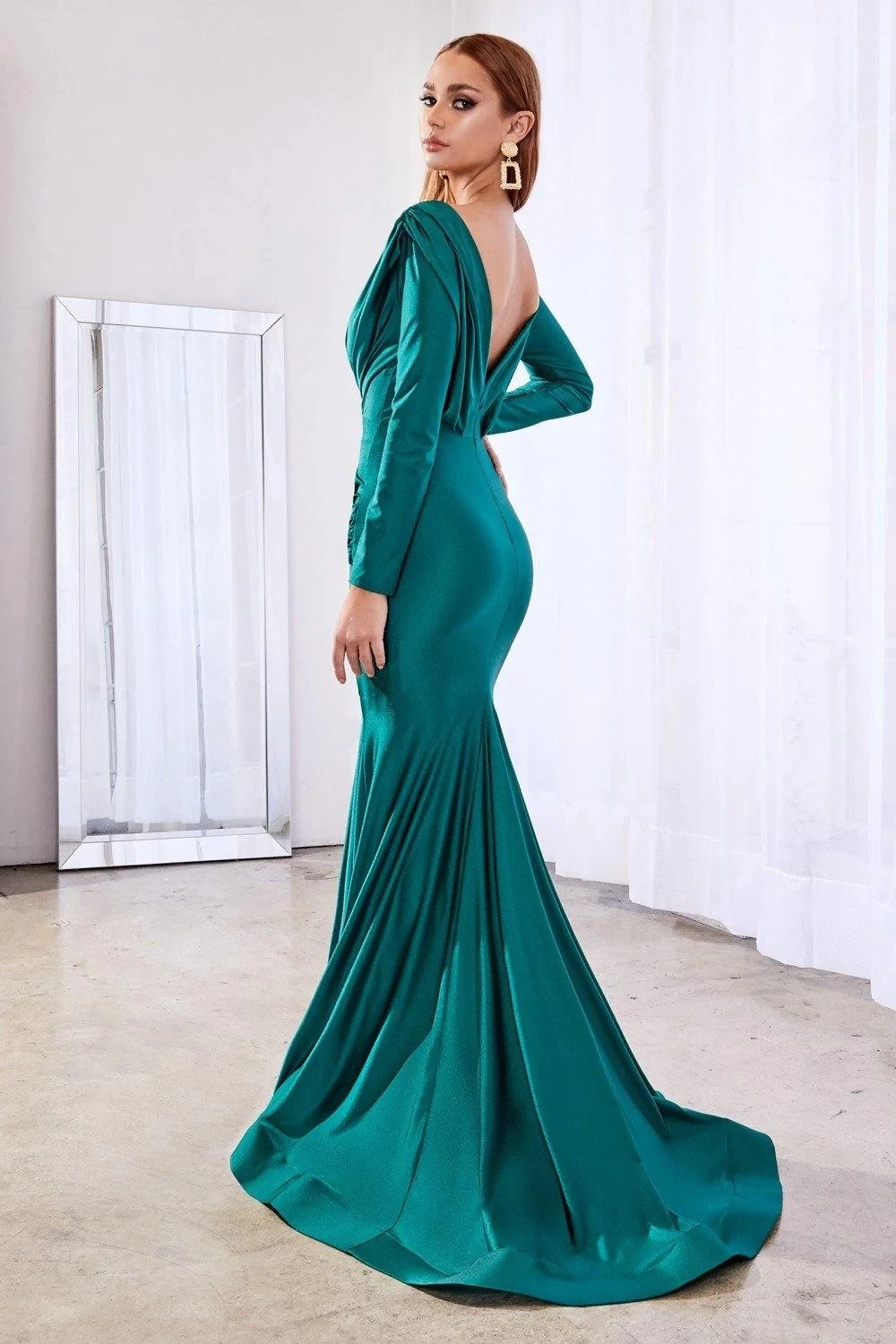 Sexy V-Neck Evening Dresses with Long Sleeves Floor Length فساتين الحفلات Open Backess Sheath Satin Bridesmaid Dress for Wedding