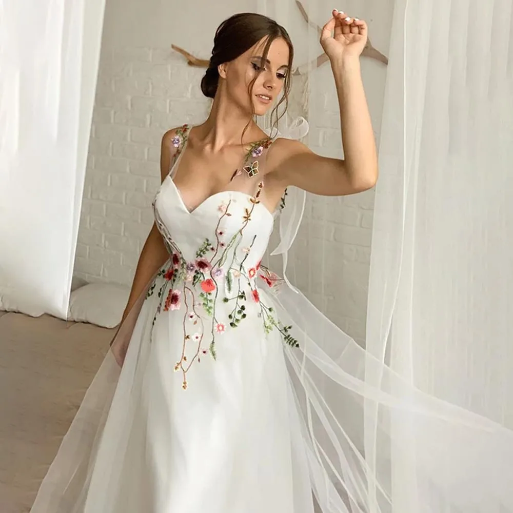 Floral Embroidered Wedding Dress Colorful Sweetheart Backless Bridal Gown for Wedding Lace Up Fairy Bohemian Wedding Party Gown