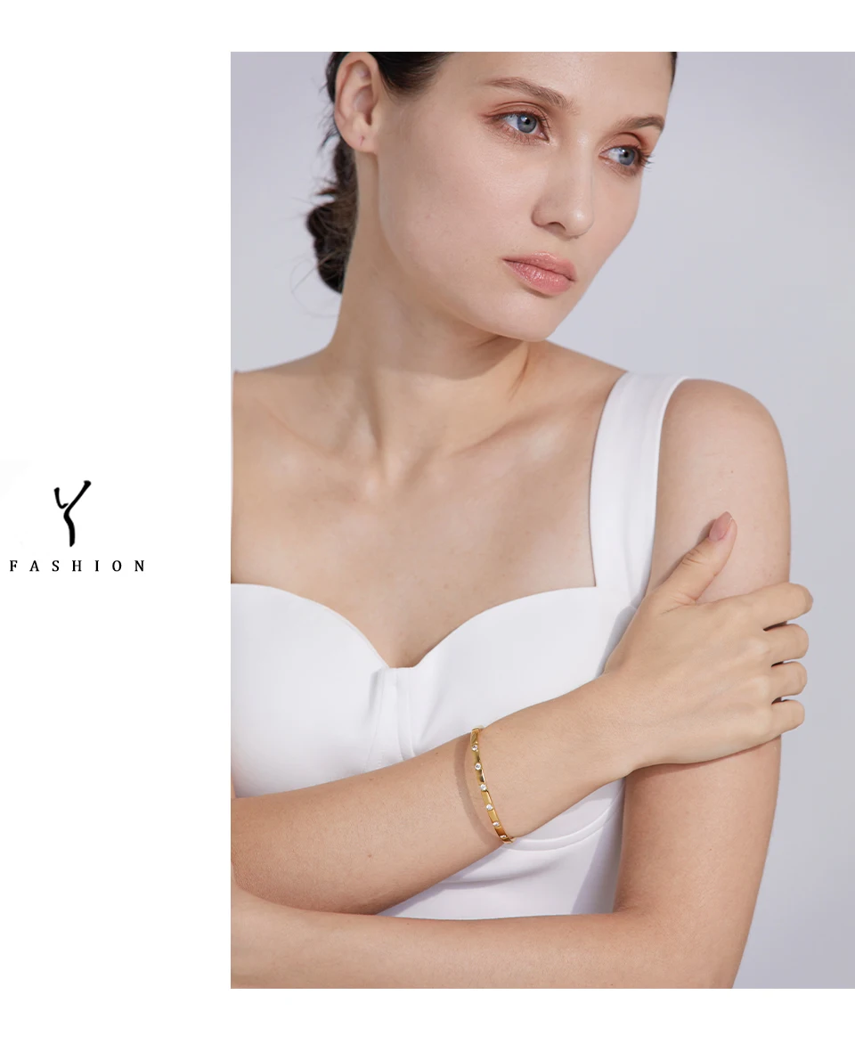 Yhpup Stilvoller Armreif aus Edelstahl mit Zirkonia, 18 Karat vergoldet, wasserdichter Schmuck für Damen, Charm-Mode – Detail 2