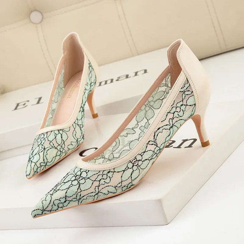 

Sexy slimming high heels for women, slim heels, pointed toes, mesh like hollow lace lace single shoes