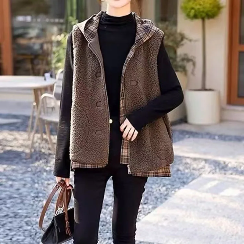 Autunno Inverno Nuova imitazione lana di agnello plaid con cappuccio Splicing Vest Donna Moda Casual senza maniche caldo gilet femminile Top