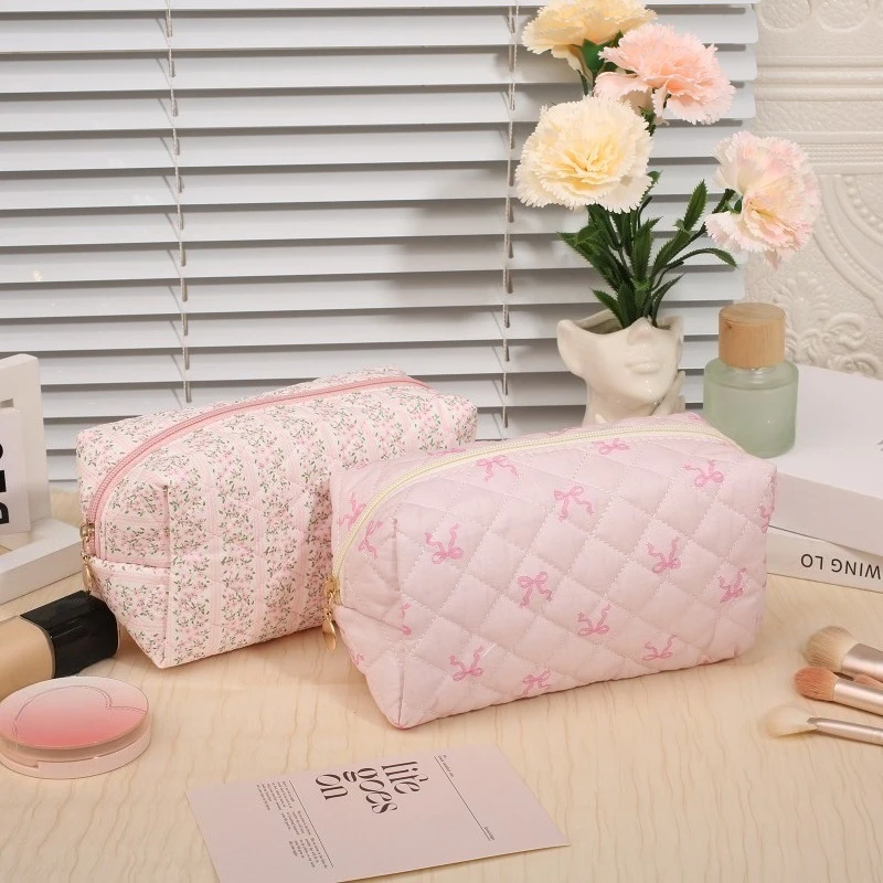 Floral gesteppte Kosmetiktasche Damen Reißverschluss Lippenstift Make-up Pinsel Aufbewahrungstasche Kopfhörer Datenkabel Brieftasche Student Bleistift Tasche Fall