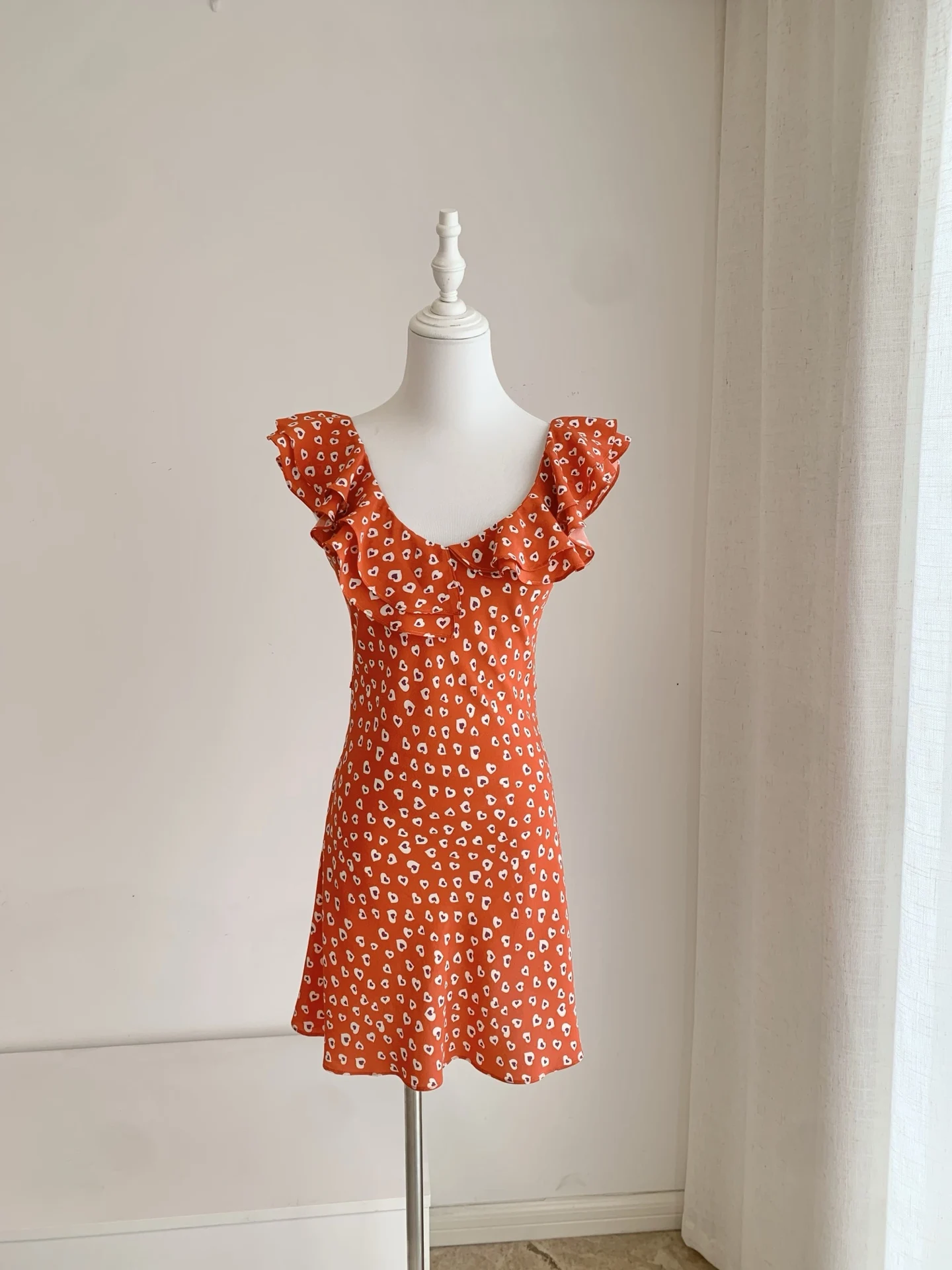 

Women Heart-Shaped Print Tank Dress 100% Silk Ruffled Stitching U-Neck Sleeveless High Waist Casual Slim Mini Robe