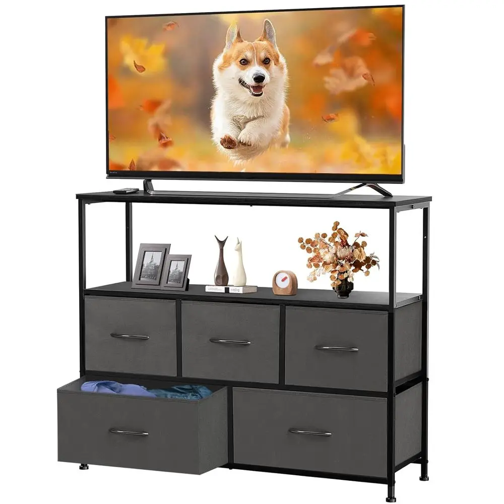 

Тумба под телевизор с 5 тканевыми ящиками для хранения, открытая полка для медиаоборудования под телевизор до 45 дюймов, компактный медиацентр для спальни или гостиной