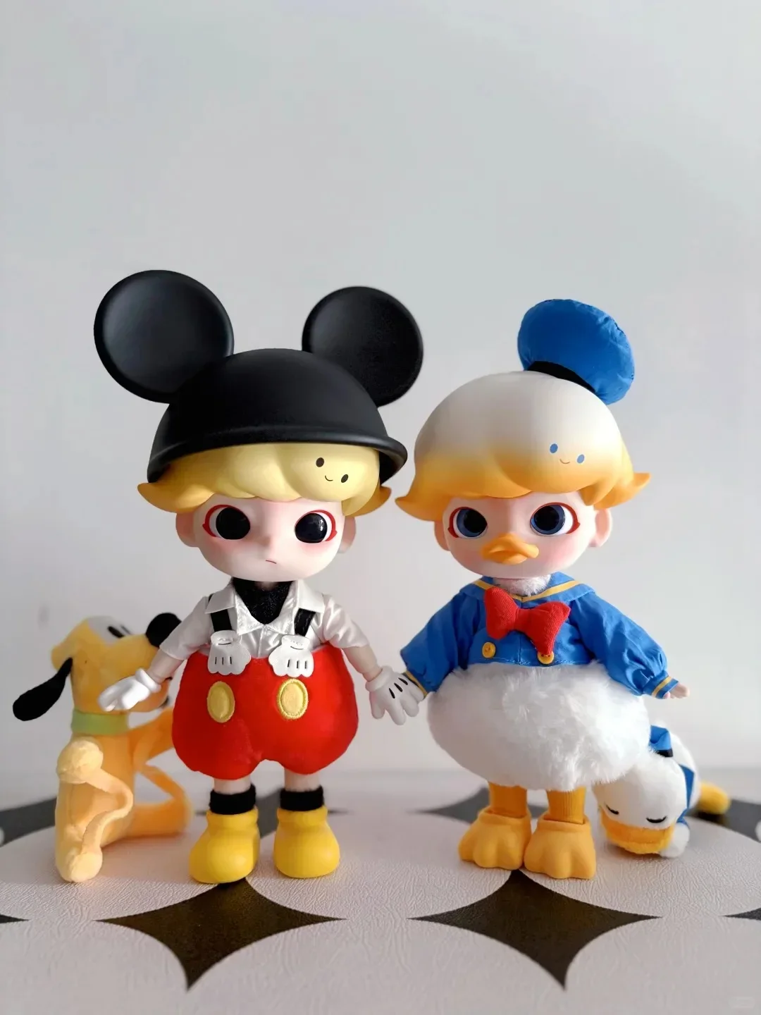 Popmart ของแท้ DIMOO โดนัลด์ดั๊กและมิกกี้ ฟิกเกอร์แอคชั่นขนาด 1/8 ของเล่นกล่องสุ่มสุดฮิต ตุ๊กตา ของตกแต่ง และของขวัญ