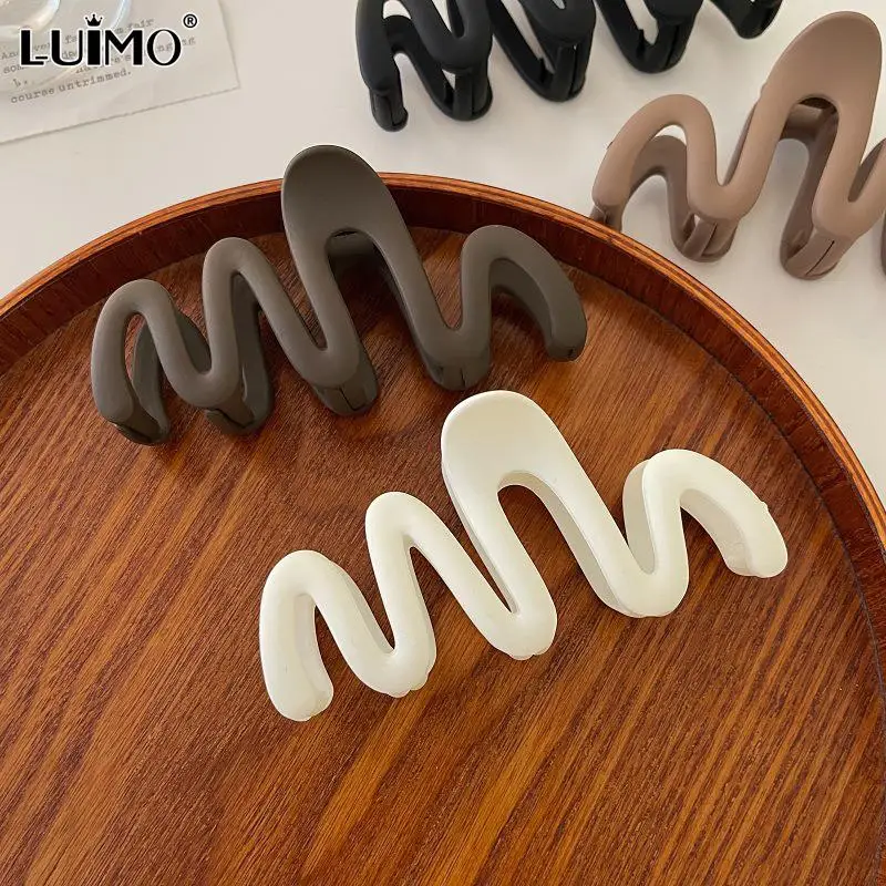 

2023 New Large Matt Alloy Hair Claw Clip Shark Grab Hair Clips Women Hair Accessories INS Simple Female Back Of Head Hairpin