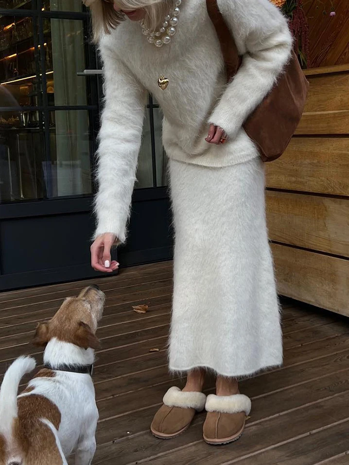 

2025 зимний женский вязаный костюм, уличная одежда, модный шерстяной пуловер большого размера, юбка с высокой талией, комплект из 2 предметов, повседневный наряд для отдыха