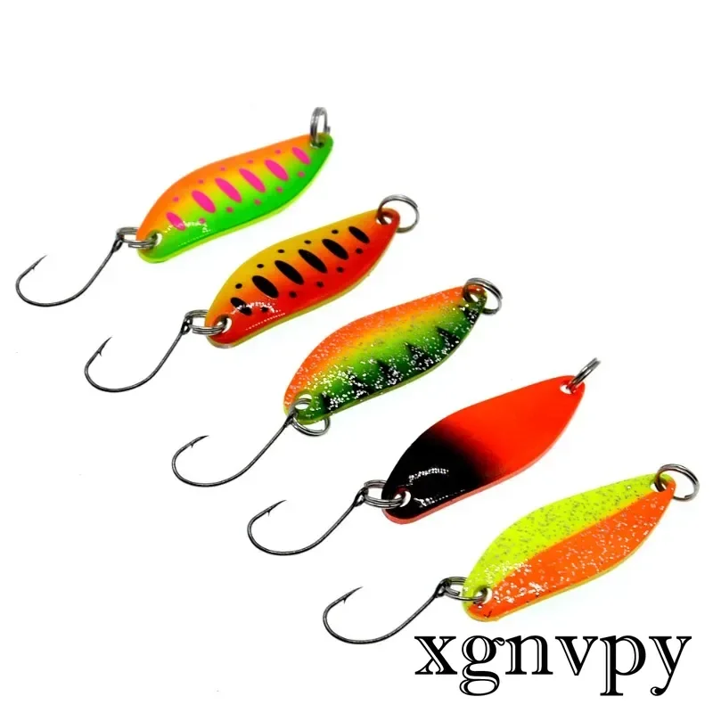 xgnvpy Rotating Spinner Fishing Lure 3.4cm 3.5g Spoon Sequins Metal Hard Bait Wobblers Bass Pesca Feather Hooks Single Piece