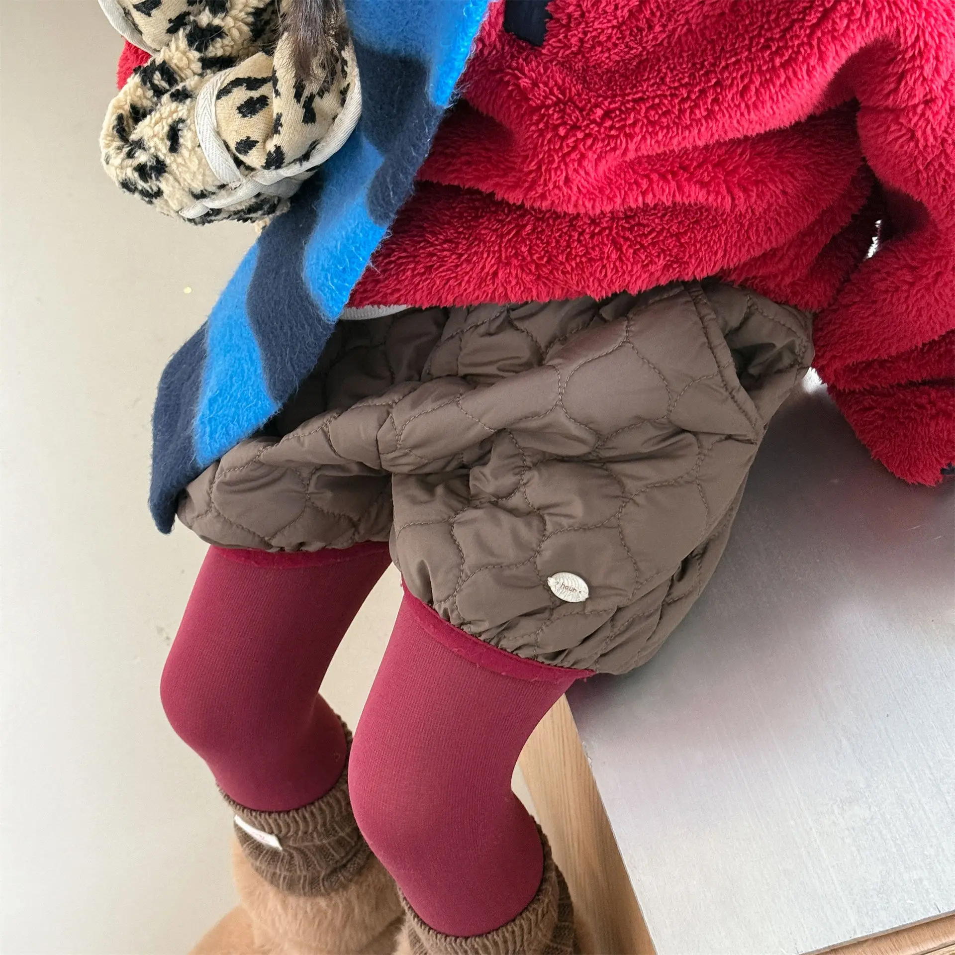 2026 Winter New Children Warm Shorts Fashion Versatile Girls Cotton Padded Trousers Kids Thick Quilted Shorts Toddler Clothes