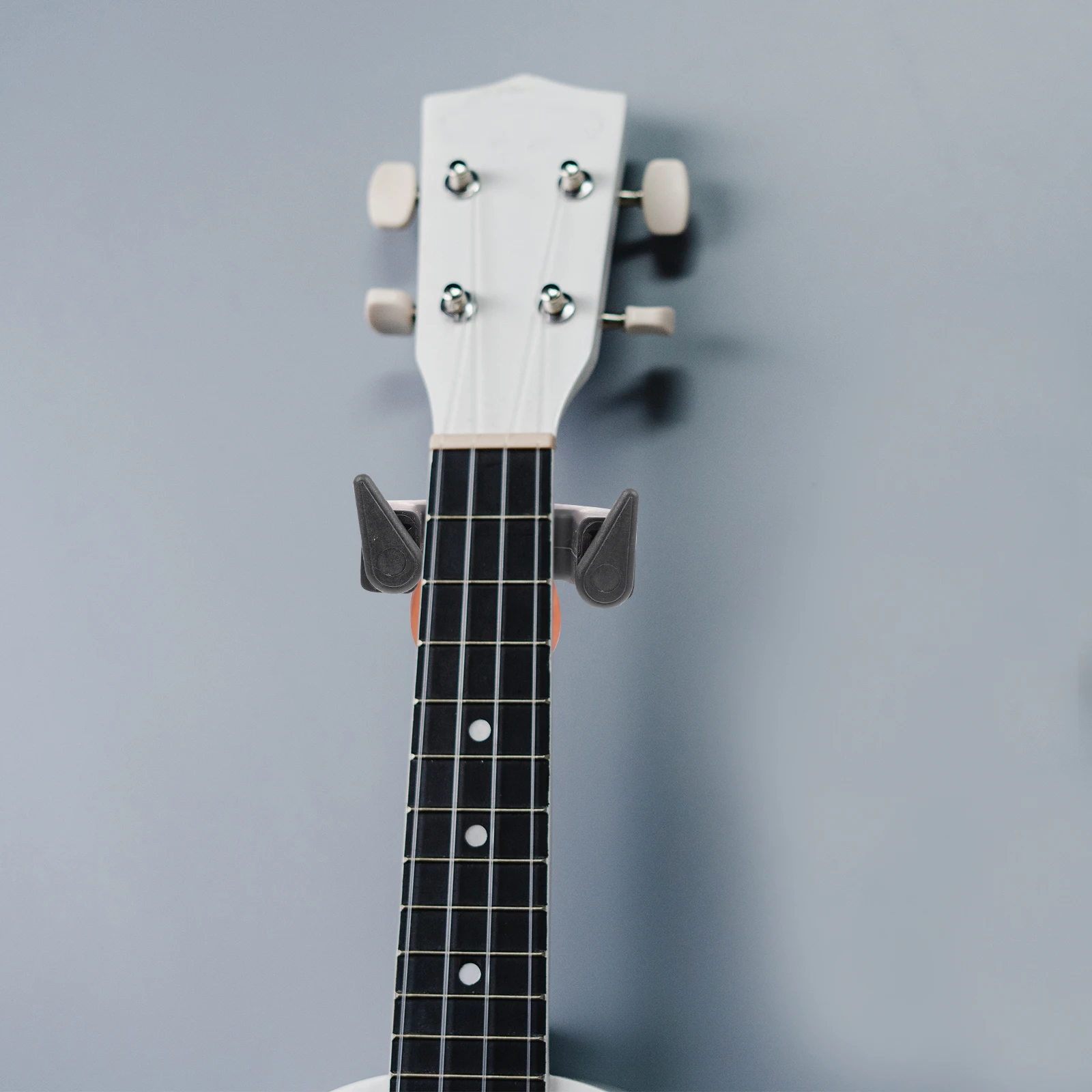 

1pc Automatic Lock Wall Violin Ukulele Hanger Violin Automatic Lock Hook Wall Mount Hanger Durable ABS Material Stylish Design