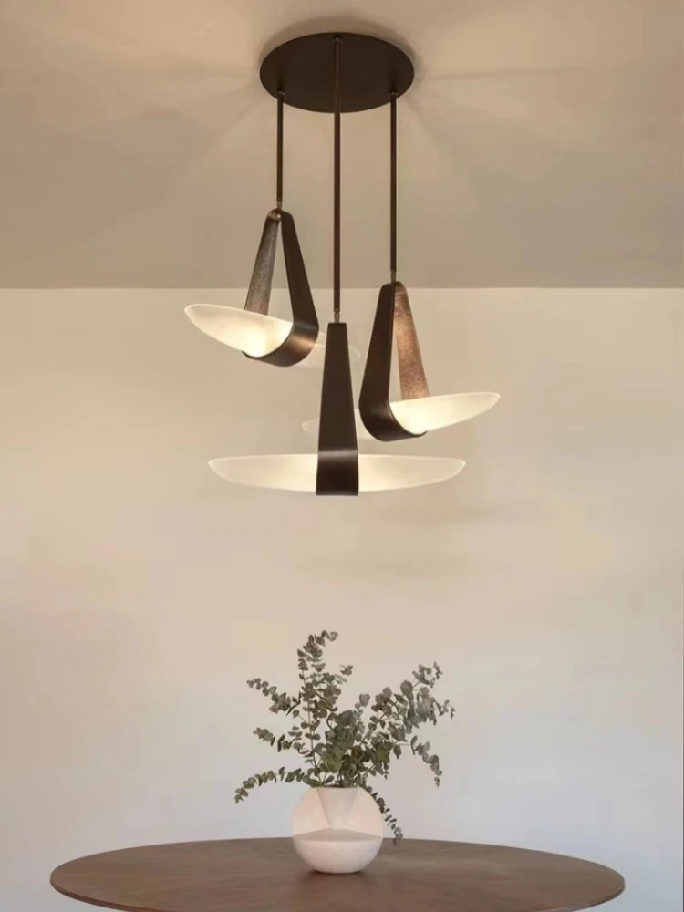 Francuska minimalistyczna lampa wisząca z białego szkła, do salonu, gabinetu, restauracji, sypialni, kuchni, artystyczny żyrandol, oświetlenie do dekoracji domu. — 2