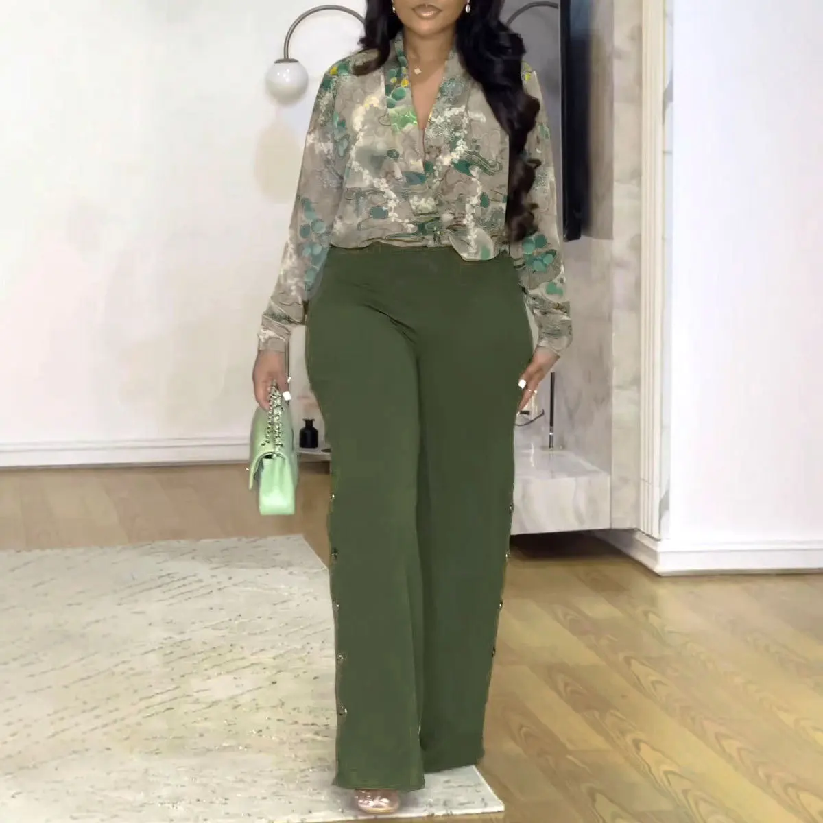 

Женский костюм с принтом, v-образный вырез, модный топ с длинными рукавами + однотонные широкие брюки, комплект из двух предметов, осенняя одежда, 2024, женская винтажная одежда