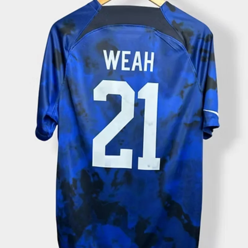 

The new summer mesh short-sleeved advanced 3D printed jerseys, team uniforms and training suits are breathable and comfortable