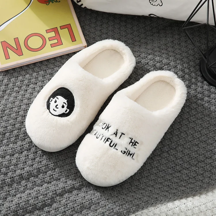 Zapatillas mullidas de invierno para parejas, ropa de abrigo duradera, antideslizante, imagen de cabeza Kawaii para niños y niñas