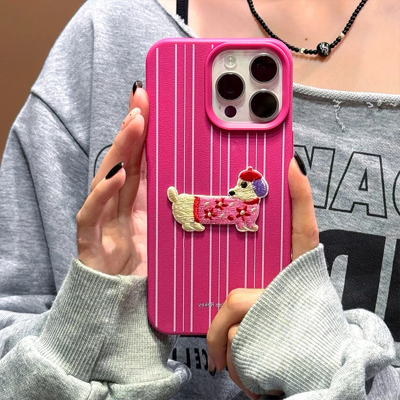 Korean Cute Cartoon Embroidered Sausage dog Leather Pattern Case For iPhone 15 Pro Max 14 Pro 13 12 11 Shockproof Back Cover