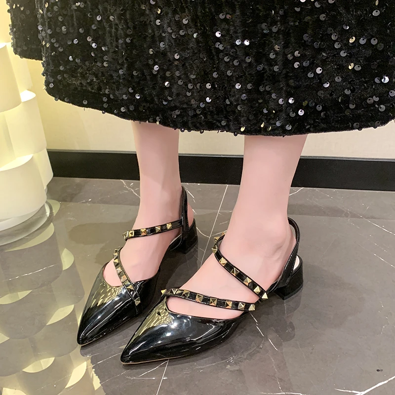 Closed Toe Sandals Female Shoe All-Match 2025 Summer Buckle Strap Block Heels Studded Pointed Girls Spring New Retro Chunky Scan