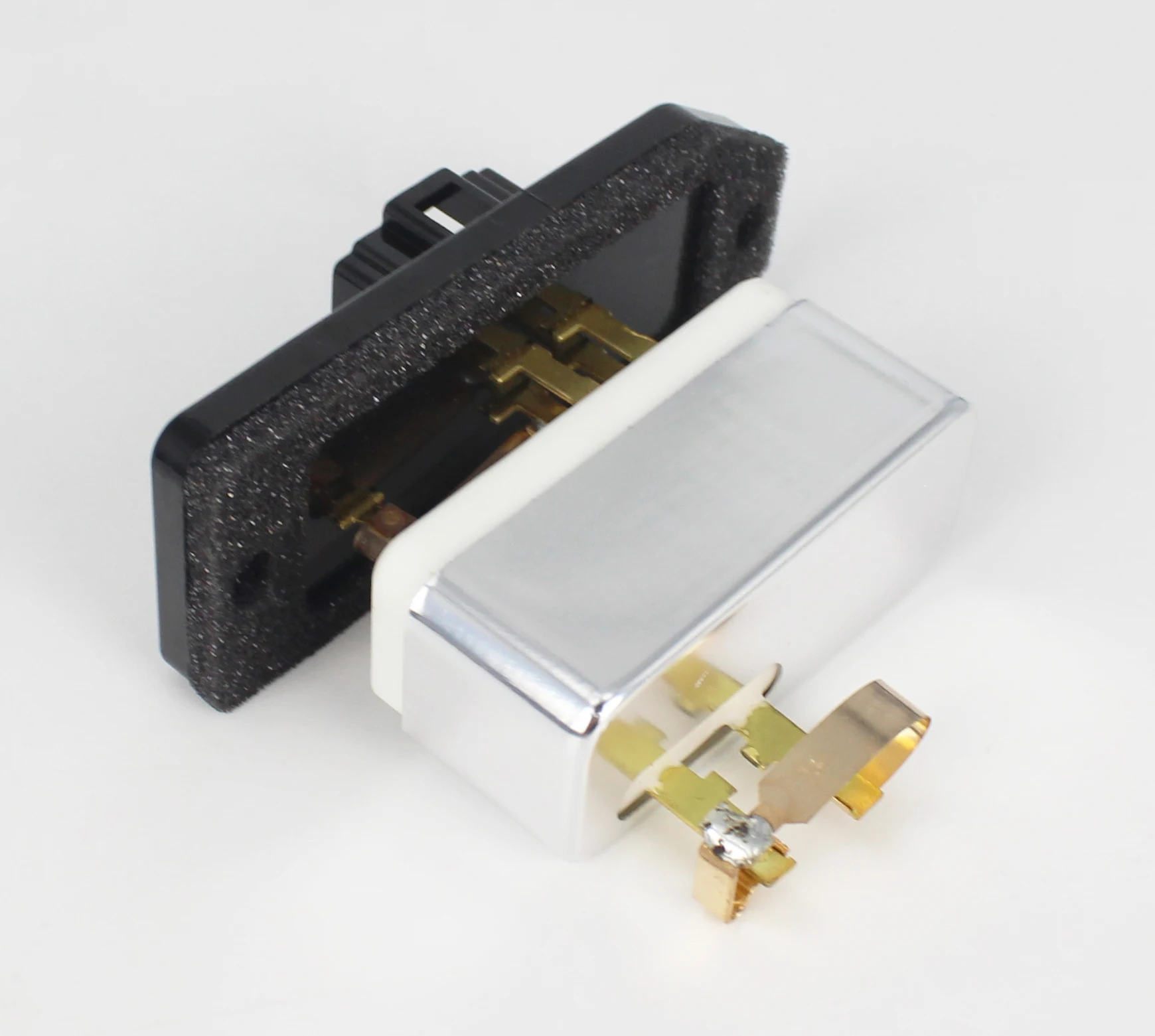 

Резистор регулирования скорости вентилятора для DODGE RAM 1500 PICKUP 2500 3500 RAM 4000 4500 5500 OEM: 5189134AA, 68004539AA