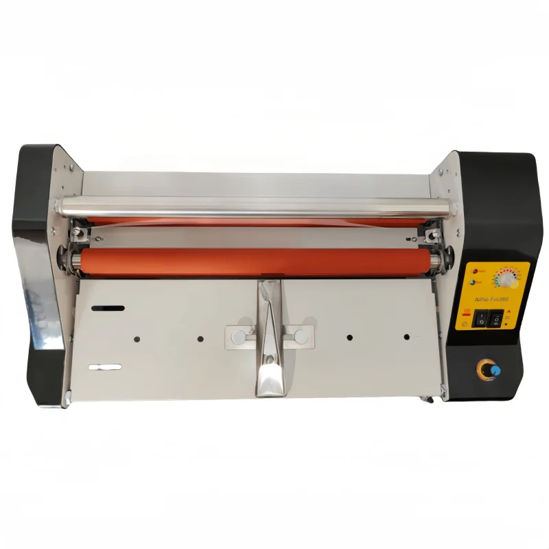 

Контроль температуры, регулирование скорости, рулонная кожаная складная машина для прессования ленты, используемая