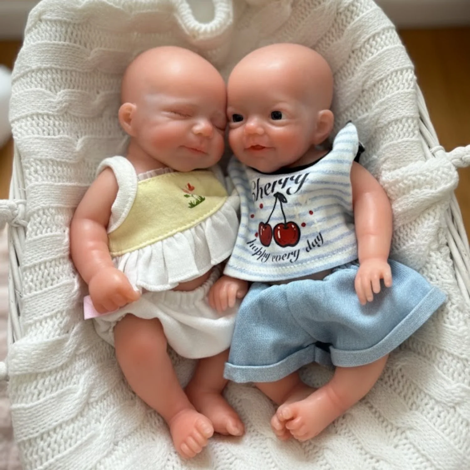 

8Inch/20cm Silicone Reborn Doll Girl/Boy, Lifelike Painted Skin, Washable Newborn Doll, Toy Collectible Gift for Kids