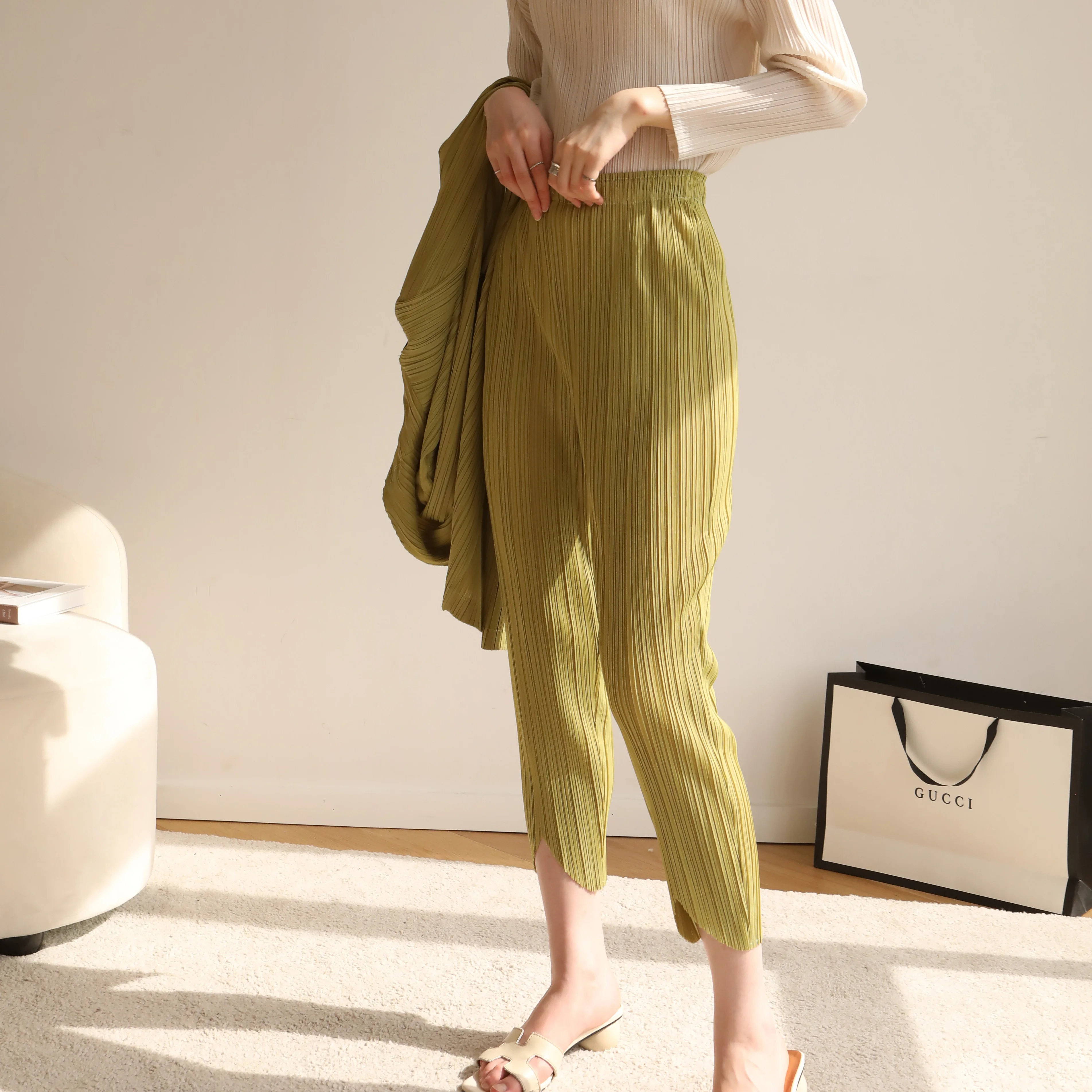 

Autumn, spring and summer three seasons can wear fashionable versatile temperament commuting leisure nine minutes pants