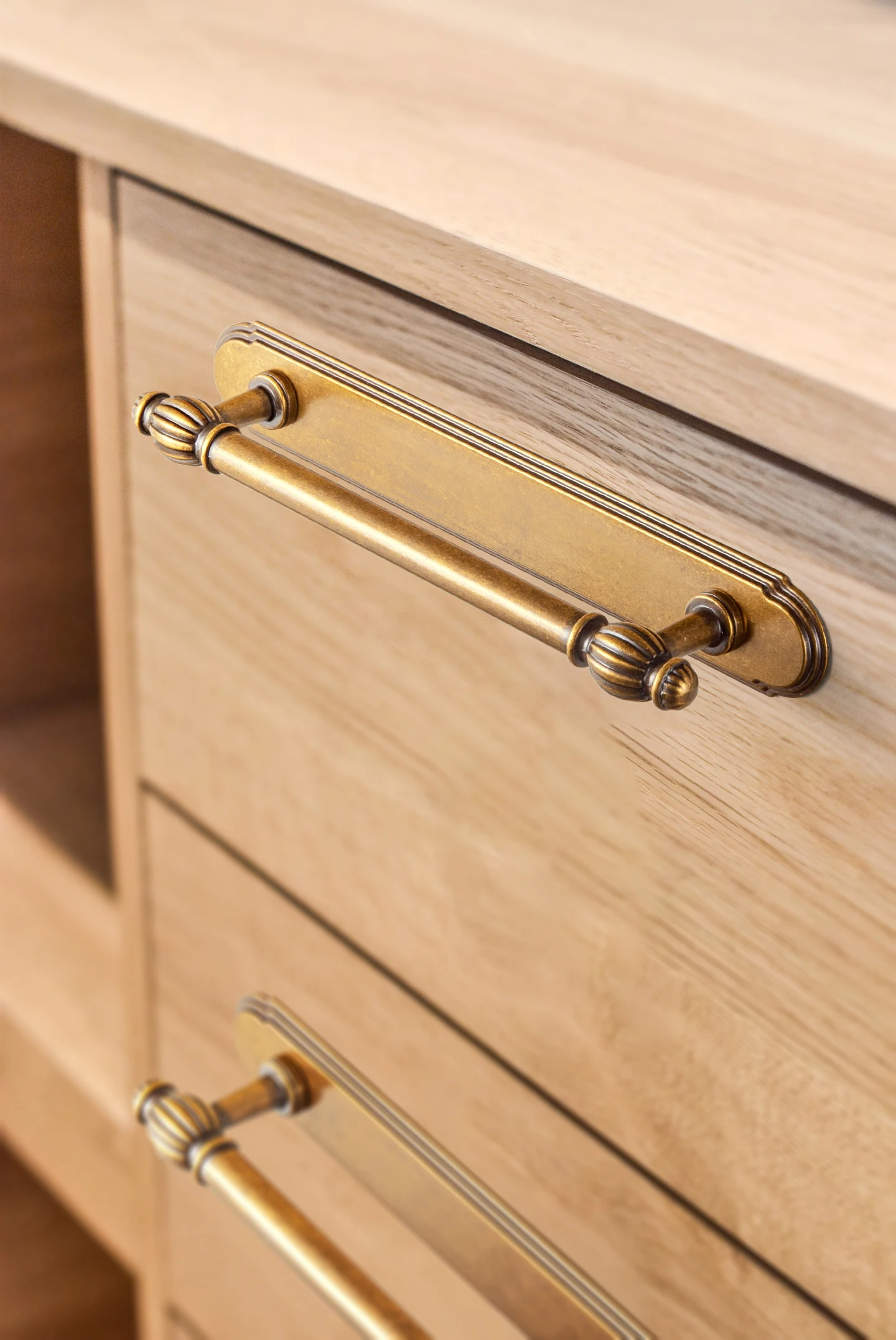 Goo-Ki アンティーク調真鍮製キャビネット引き手、背面プ - Furniture Hardware With Backplate のレビューと価格