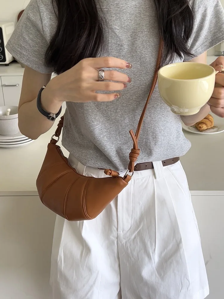 

Повседневная сумка для хлеба с пельменями, женская сумка через плечо для телефона, простая дорожная сумка, мягкая поверхность, полиэстер, молния...