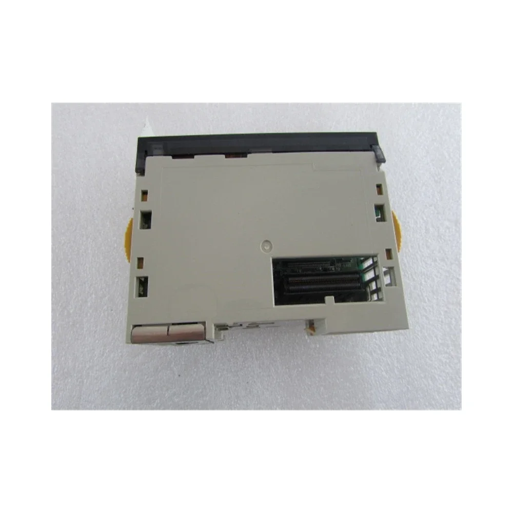 Kontrol otomasi pengontrol plc Seri CJ2M-CPU33 CJ2M