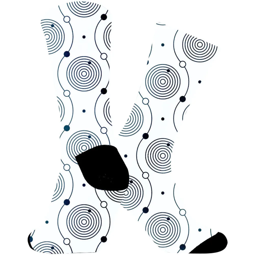 

Технологическая ткань, впитывающая пот и быстросохнущая, антибактериальная и дезодорирующая, также освежающая для тренировок высокой интенсивности.