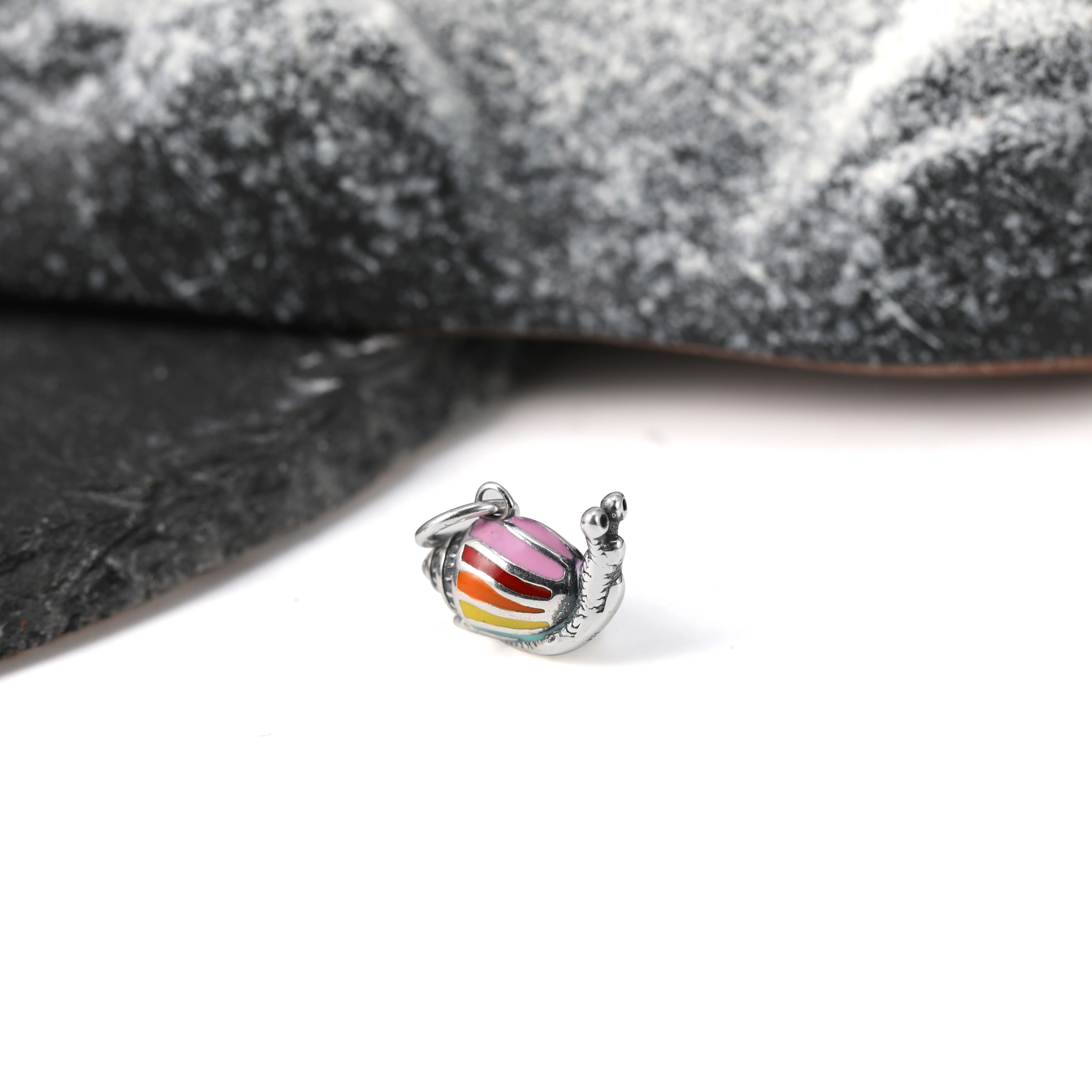 

DJ440 genuine 925 sterling silver fashionable and exquisite keychain accessory, enamel-painted snail pendant