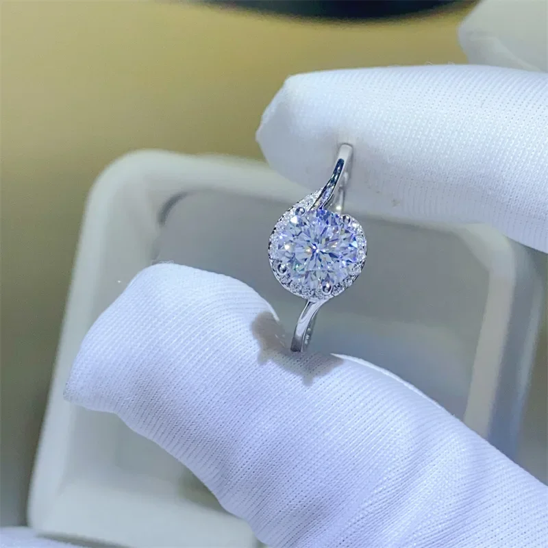 แหวนเพชรมอยส์ซอไนต์1CT ชุบเงินสเตอร์ลิง925พร้อมแหวนทองขาว18K ได้รับการรับรอง GRA สำหรับผู้หญิงเครื่องประดับชั้นดี