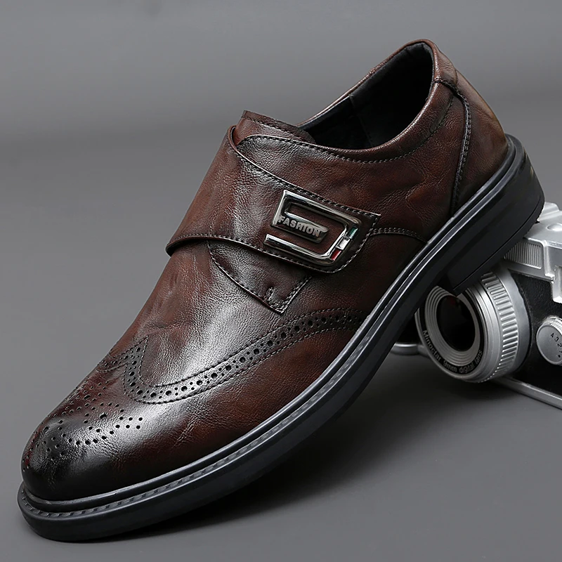 Spring New Luxury Brand Men's Leather Shoes Black Coffee Carved Block Dress Men's Casual Shoes Wedding Office Loafers Men Shoes