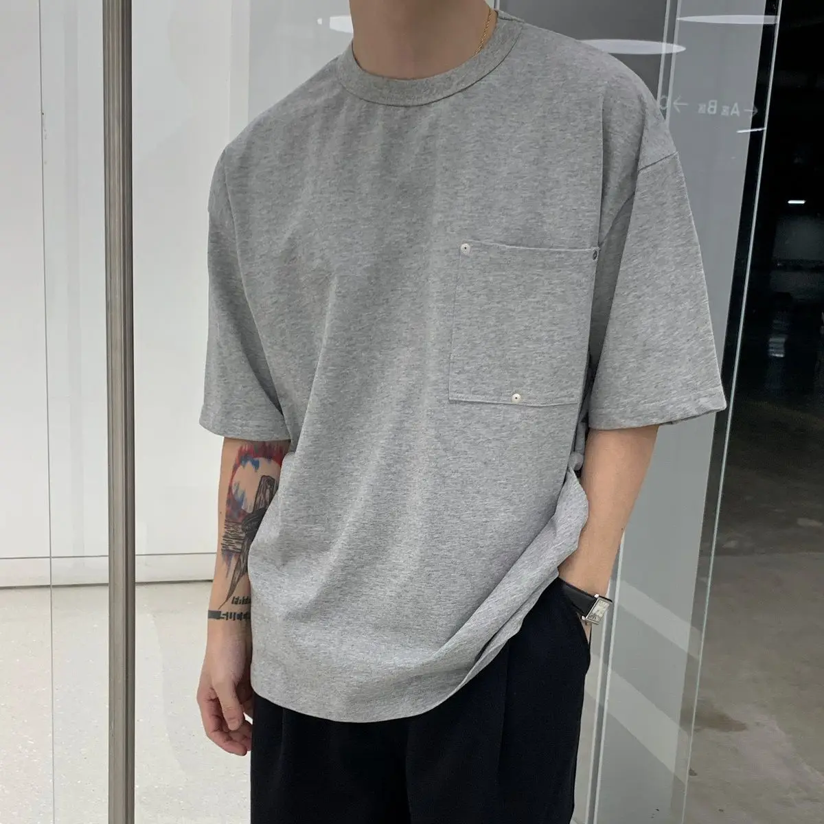 Summer Korean men clothing with stud detail design short-sleeved T shirt fashion y2k trendy casual solid color half sleeved top