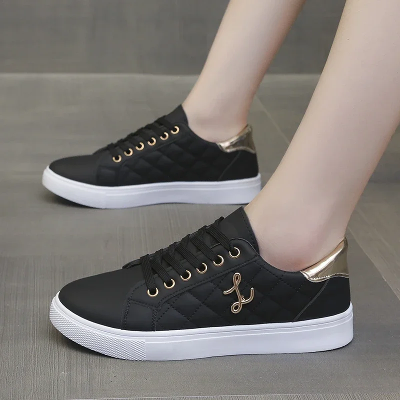 Women Sneakers 2024 New Fashion Breathable Sneakers for Woman Soft Sole Casual Walking Vulcanized Shoes Designer Women Sneakers