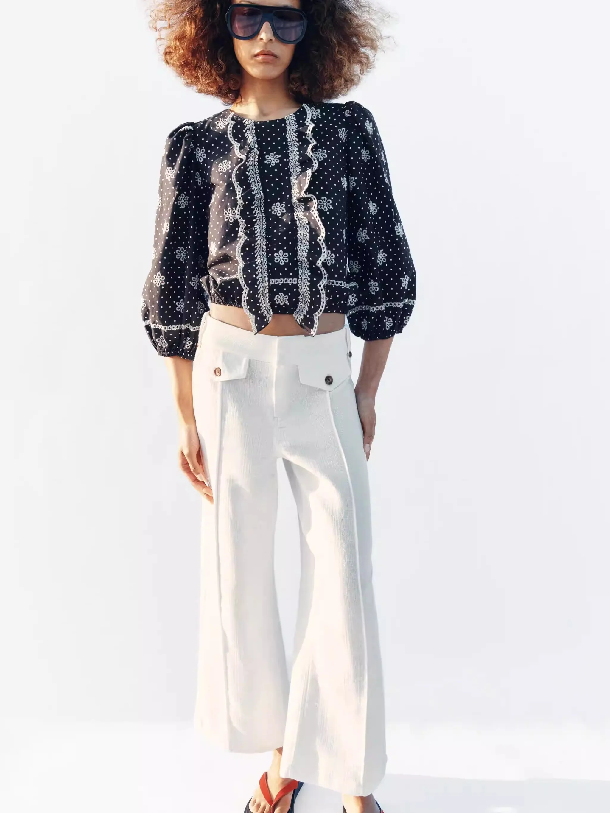 

Spring New Women's round Neck Embroidered Hollow Polka Dot Bubble Sleeve Shirt Hollow out Design Cotton Casual Office Wear
