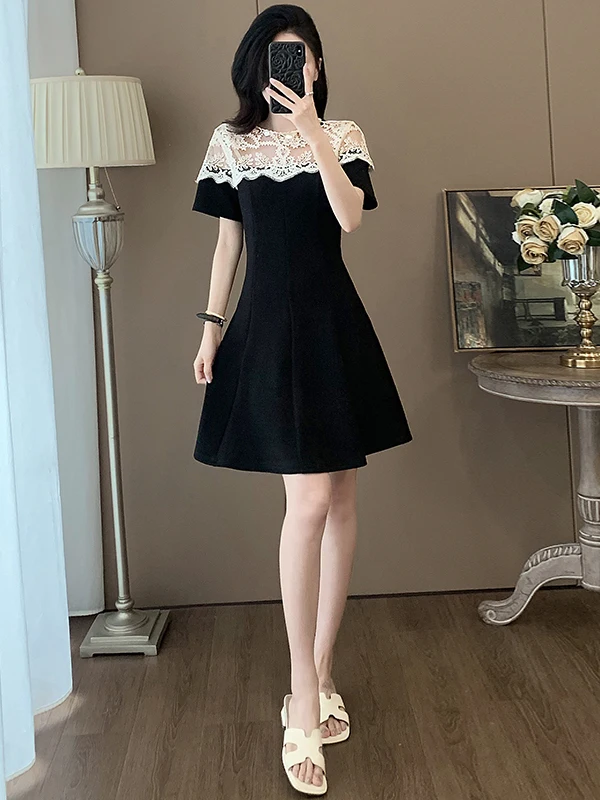 

Черное летнее платье с кружевными вставками, женское, с завышенной талией, стройнящее, А-силуэт, элегантное, модное, класса люкс, с коротким рукавом, средней длины