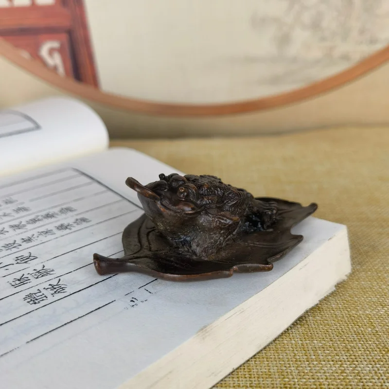 

Antique Solid Leaf Gold Toad Ornament Chinese Style Antique Miscellaneous Item Study Desk Paperweight Decoration Gift