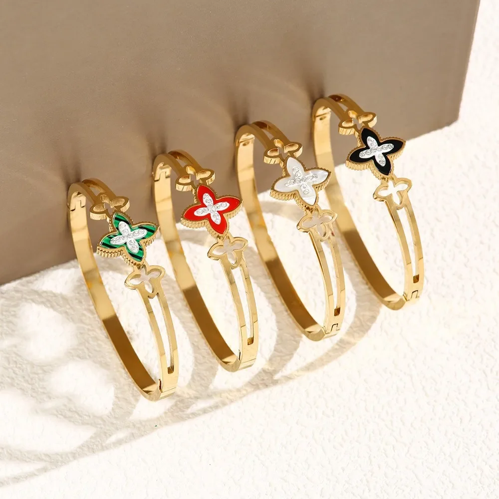 

Clover Fashion Rhombus Diamond Hollow Bracelet Lucky Grass Bracelet