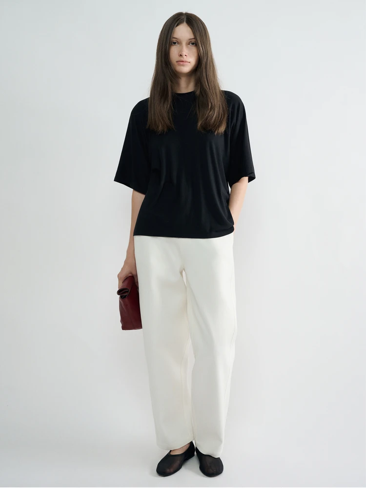 

Футболка Lespoir матовая, повседневная, свободного кроя, однотонная, с круглым вырезом, женская, Cleanfit, лето 2025