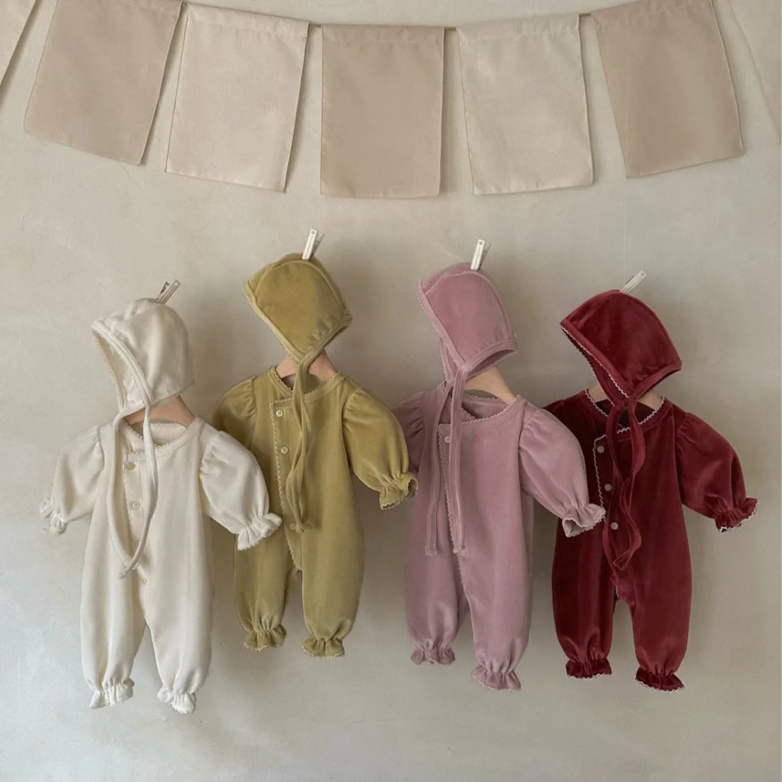 

Newborn Baby Rompers With Hat 2pcs Girls Clothes Velvet Jumpsuit for Baby Spring Autumn Long Bag Fart Clothes Bodysuits