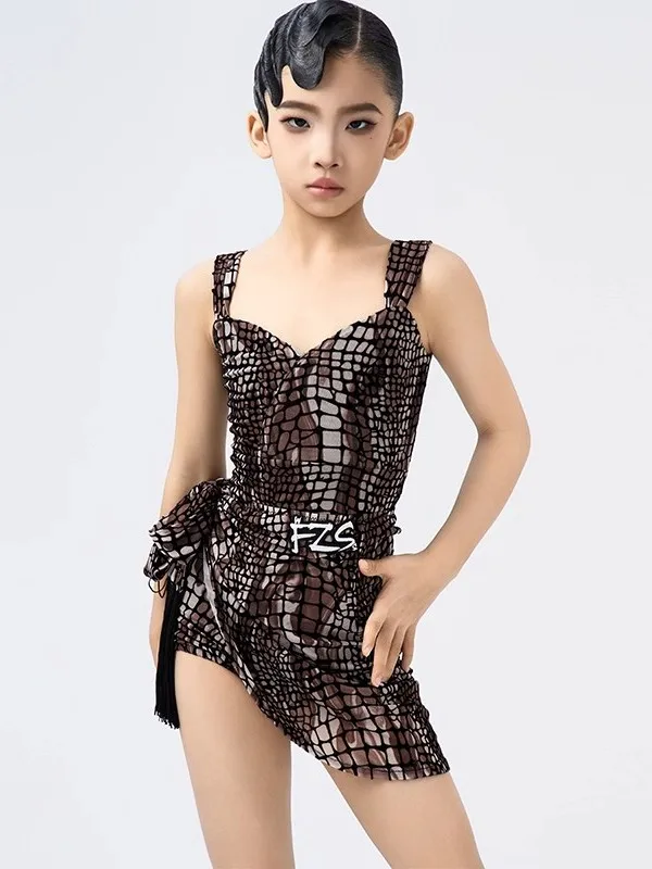 فستان أداء الرقص اللاتيني الجديد لعام 2025 فستان نسائي مثير للاستخدام الخارجي لقاعة الولائم والحفلات الرياضية يرتدي فستان سهرة على شكل كرة سوداء