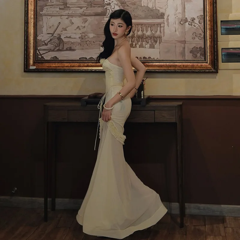 ヨーロッパとアメリカの春の新作レディースハイウエストファッションレターネックストラップレスドレス