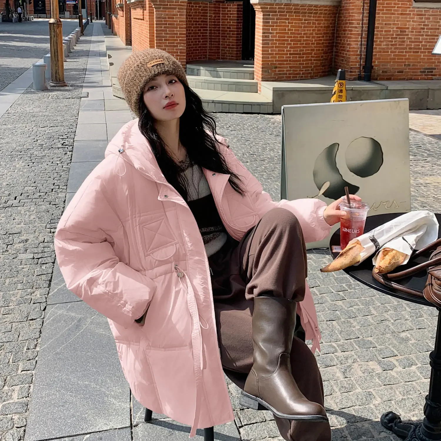 Chaqueta de plumón europea de invierno para mujer, chaqueta holgada de gran tamaño con capucha para ir al trabajo