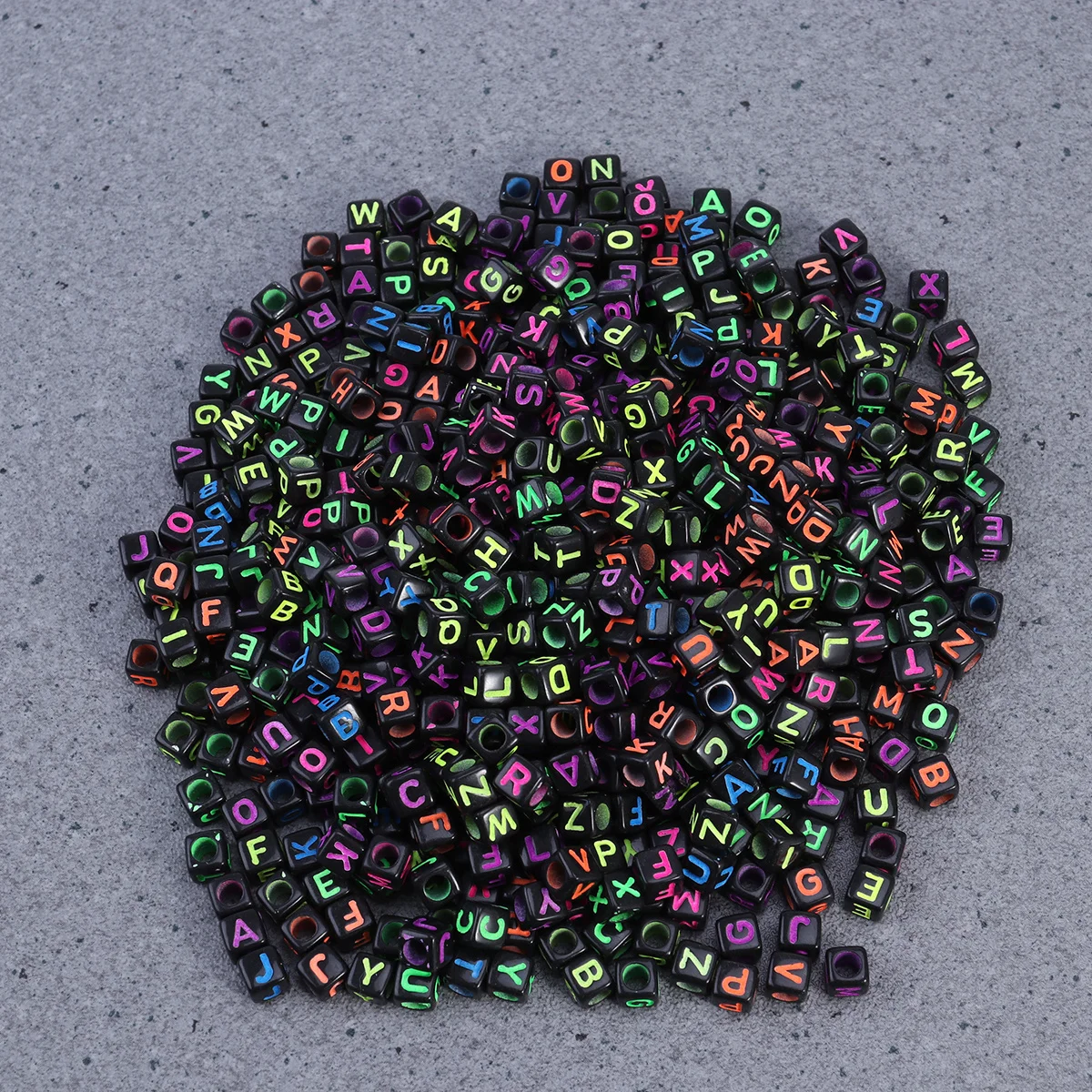 

600 Pieces Colorful Acrylic Alphabet Letter Beads Cube DIY Jewelry Making Bracelets Necklaces Children's Educational Key Chains