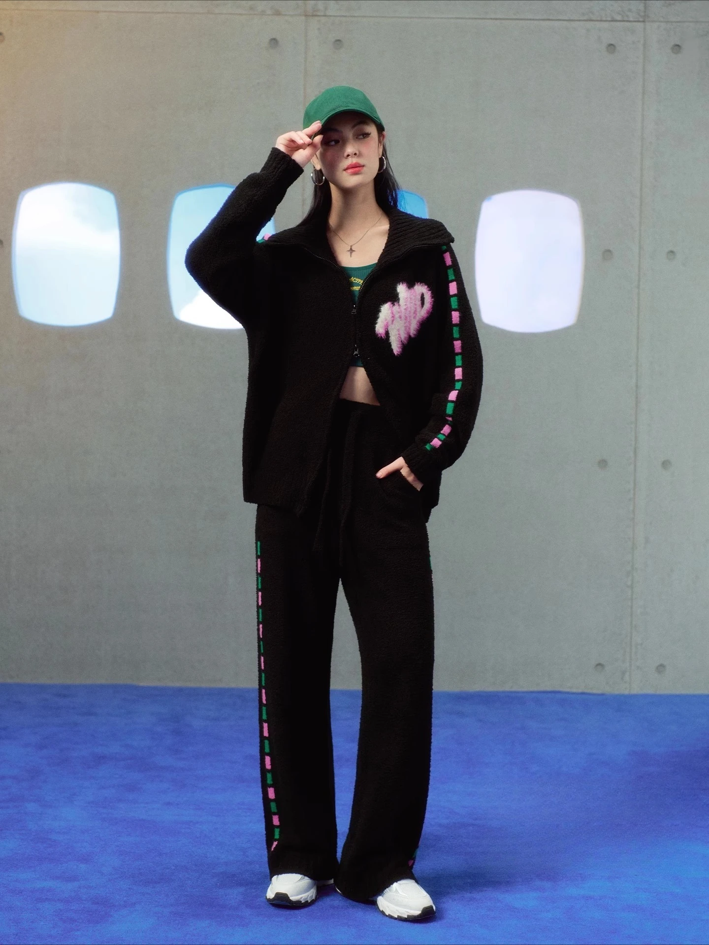 

New Autumn and Winter Women's Home Clothes, Fashionable and Trendy Black Thick Warm Sleepwear Set