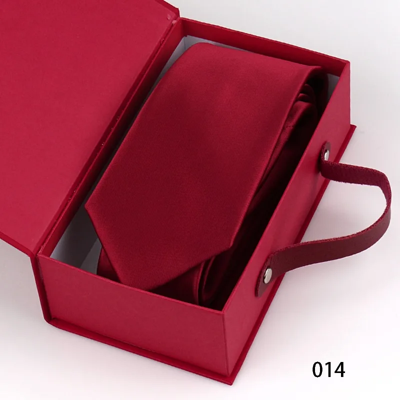 

Men‘s Wedding Tie, Wine Red Silk Necktie with Fashion Pattern for Groom & Groomsmen, Elegant Business Neckwearfor Formal Suit