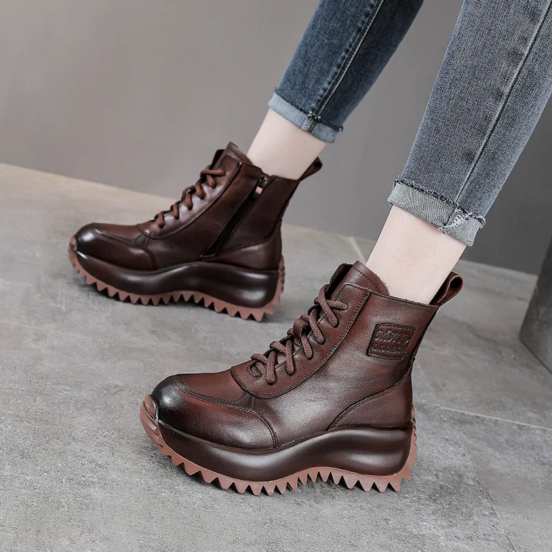 

Short boots women's 2025 autumn and winter new thick soled motorcycle boots with cowhide and sponge cake sole