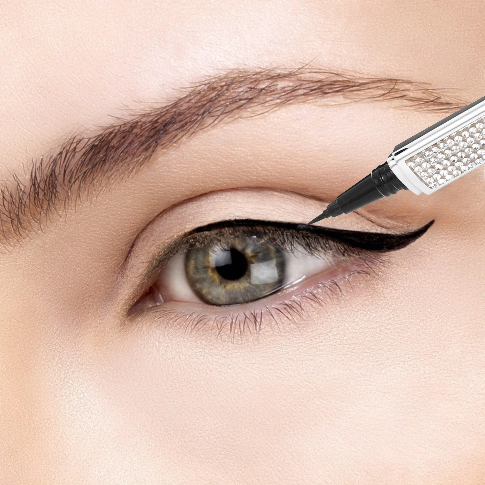 ブルーミングしないアイライナー 自己粘着アイライナー 速乾性 長持ち 安全なメイクアップツール 簡単なつけまつげ用アイライニングペン