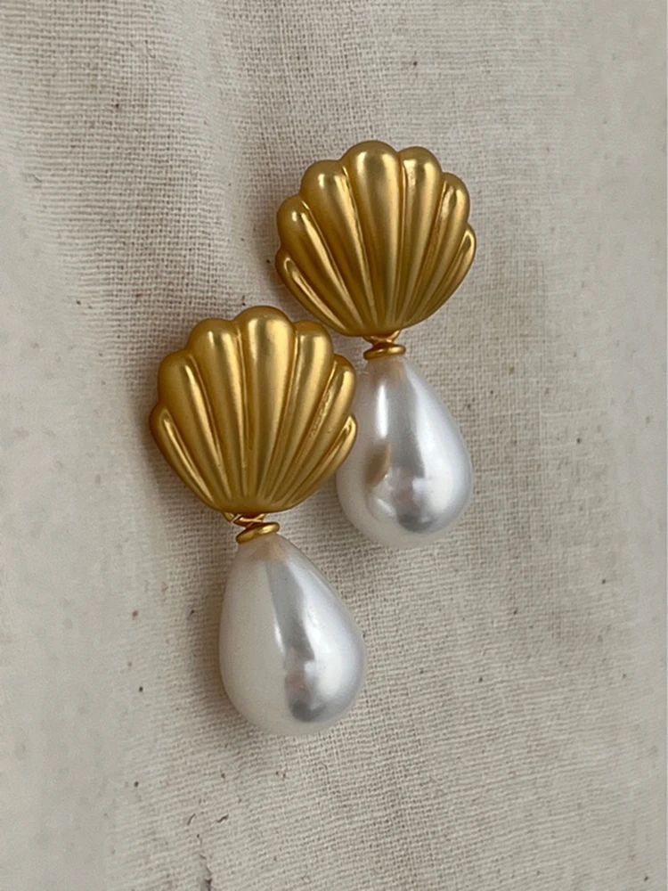 2023 New Fashion Frosted Shell Pearl Dangle Earrings for Women Ms French Style Vintage Jewelry Pendant Gifts