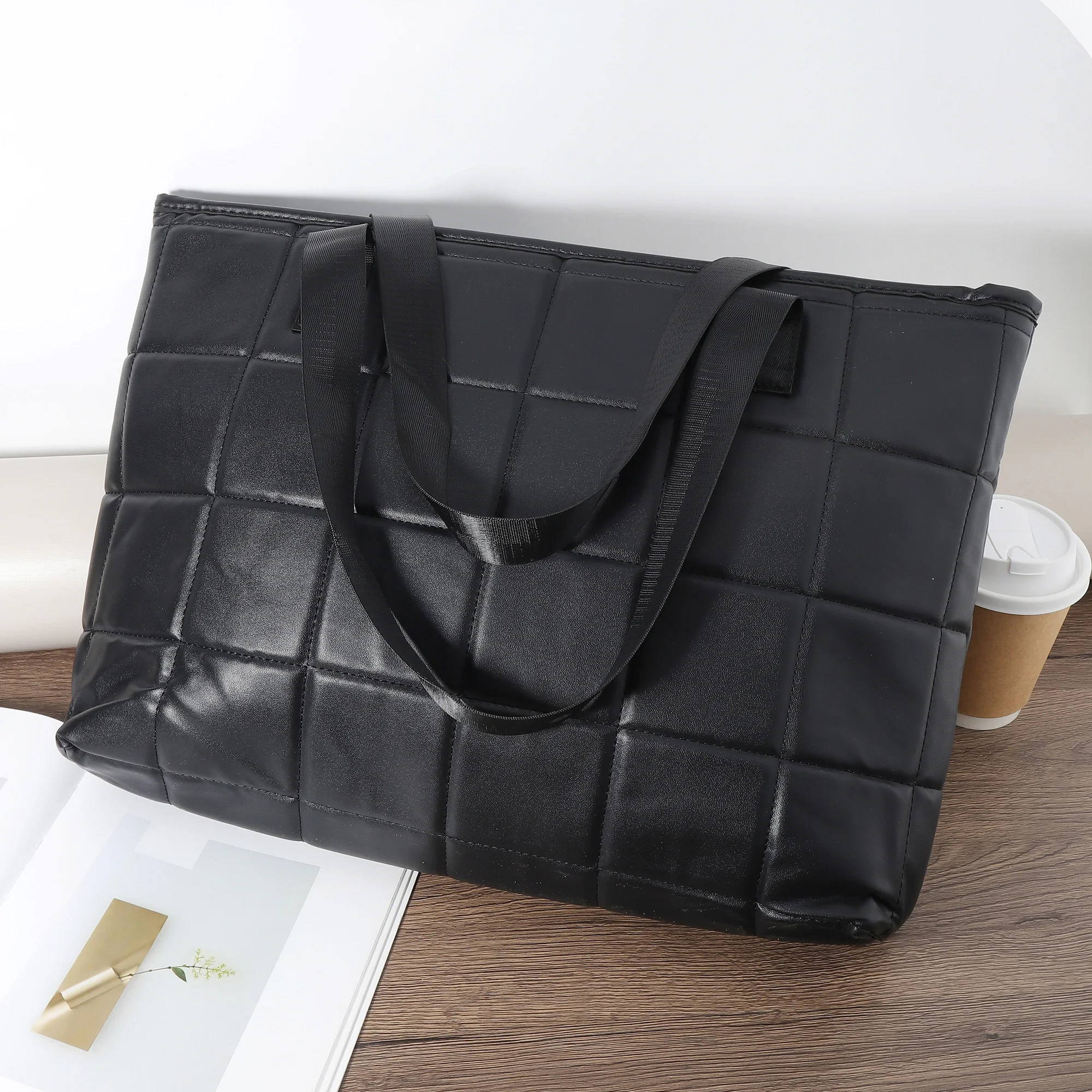 

Женская новая модная, модная, высококачественная и уникальный дизайн сумки подмышки: популярная в этом году сумка через плечо для женщин B