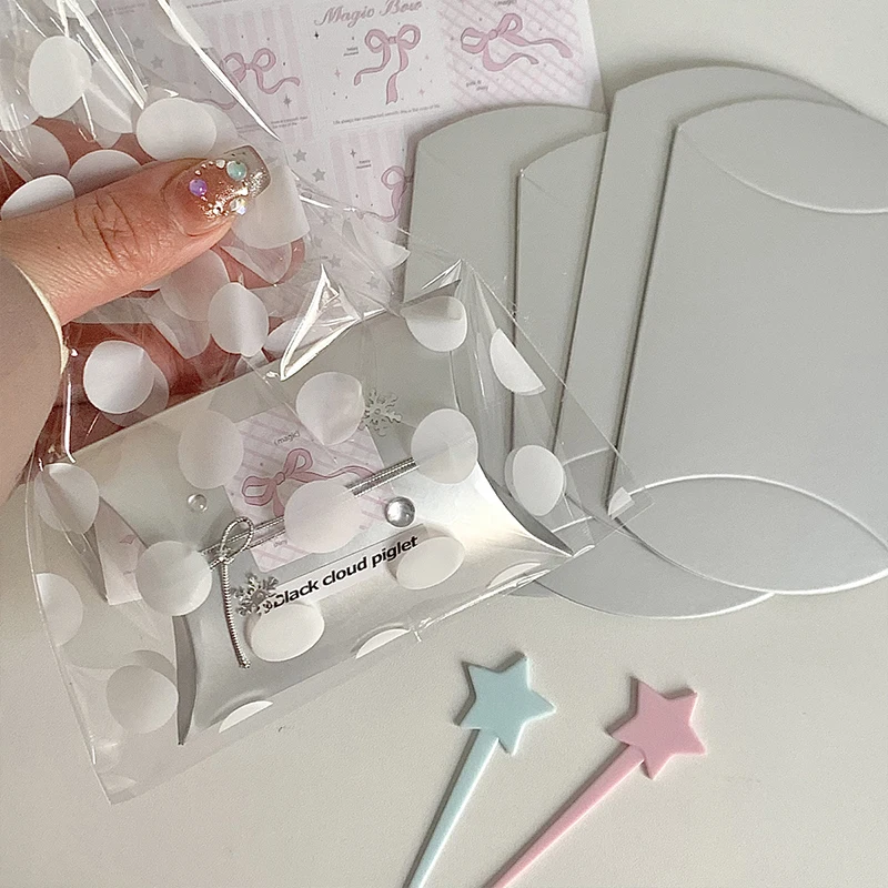 50 قطعة صندوق مجوهرات ورقي فضي اللون حقيبة أعمى فارغة التعبئة والتغليف القرط القلائد خواتم DIY بها بنفسك عيد الميلاد الهالوين التفاف بالجملة